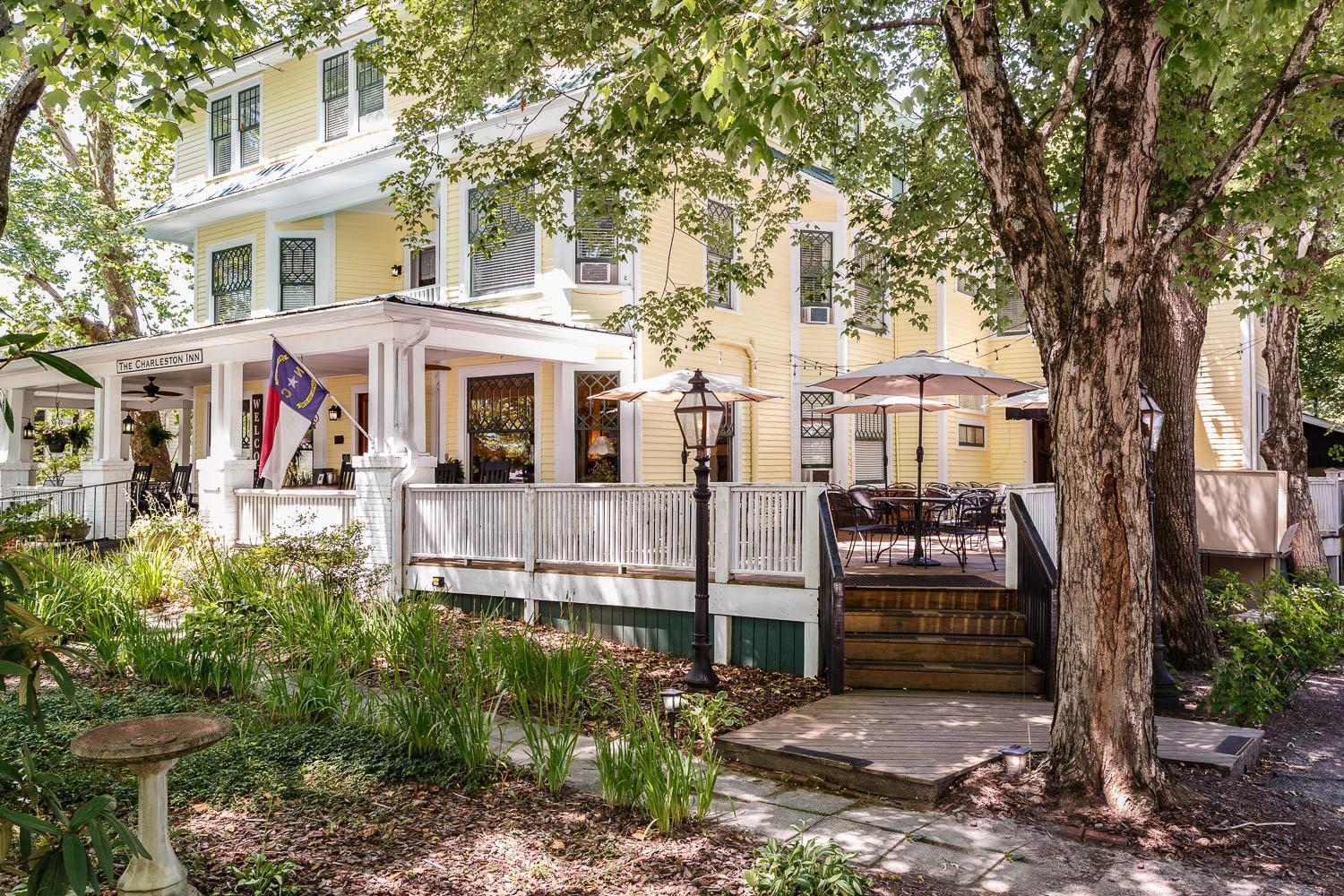 The Charleston Inn Hendersonville Nc Exterior foto