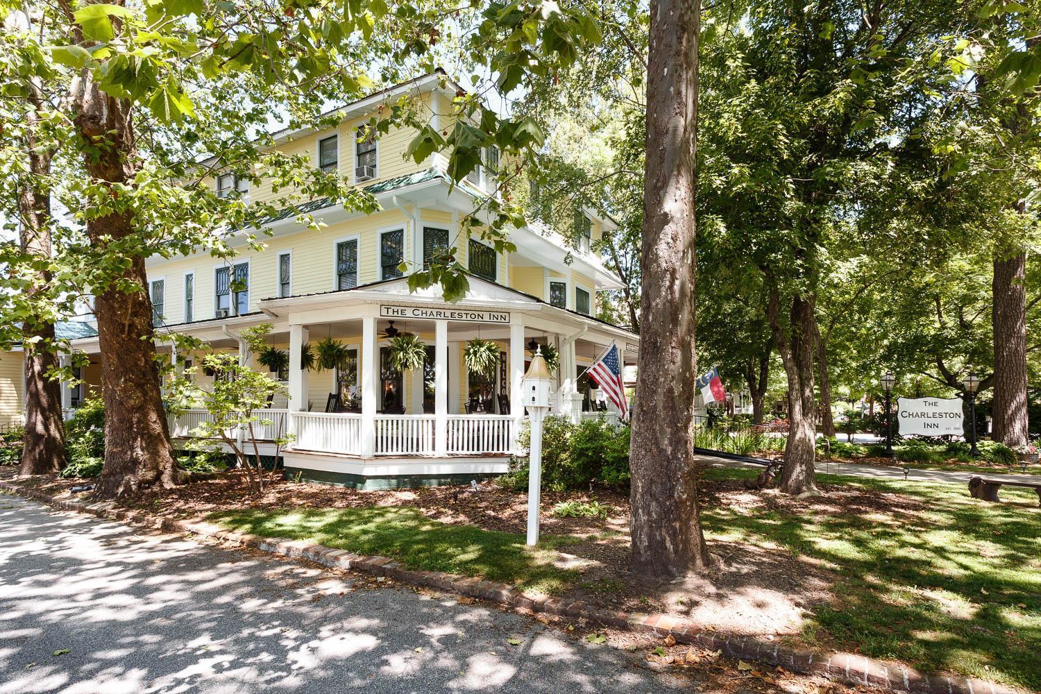 The Charleston Inn Hendersonville Nc Exterior foto